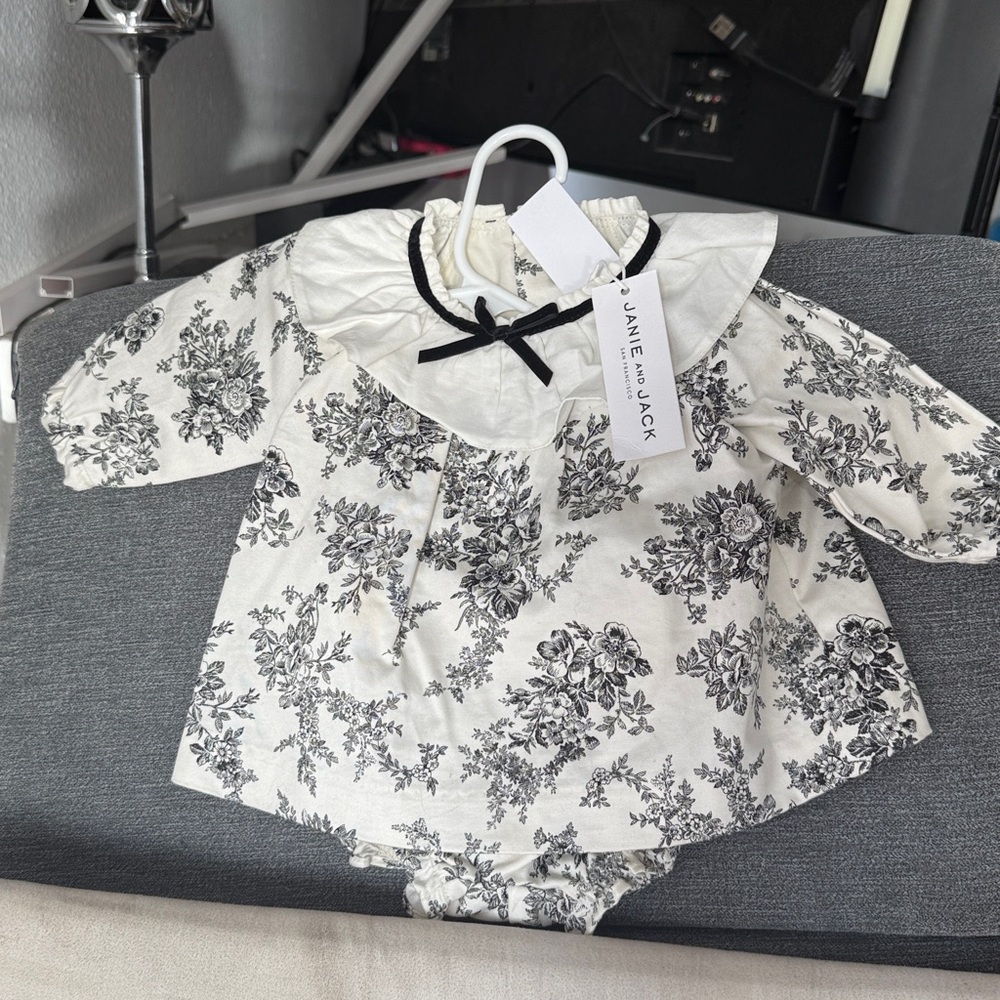 JANIE AND JACK CREAM AND BLACK FLORAL TOILE TWO PIECE SET
